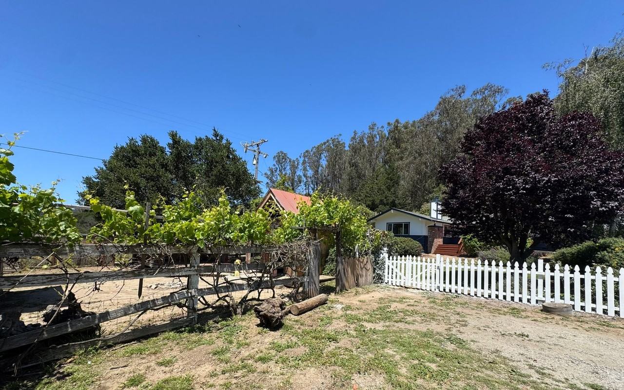 640 Peaceful Valley Dr - Photo 3 of 28