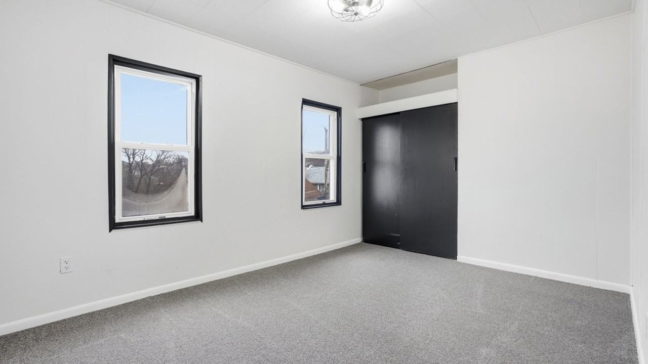 2512 Franklin St - Photo 2 of 10