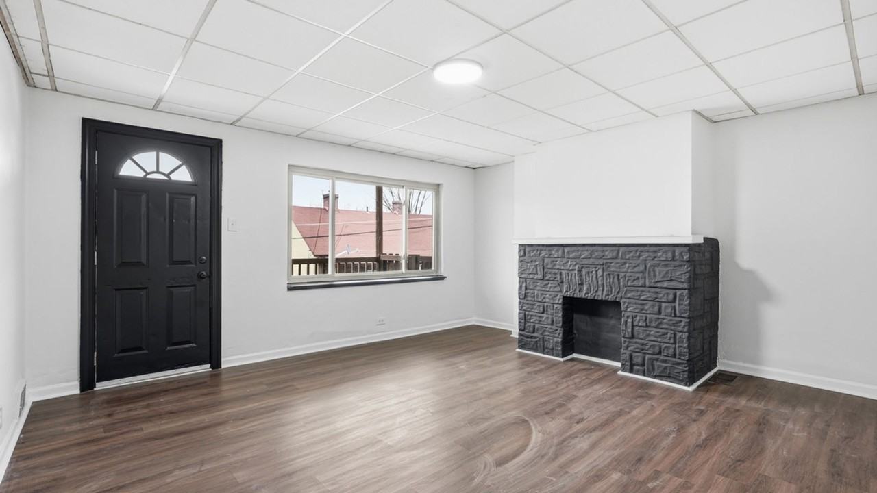 2512 Franklin St - Photo 5 of 10