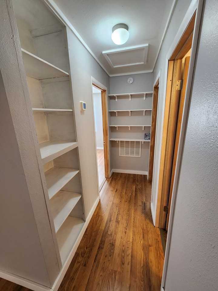 201 Sw Sanneman Dr - Photo 5 of 10