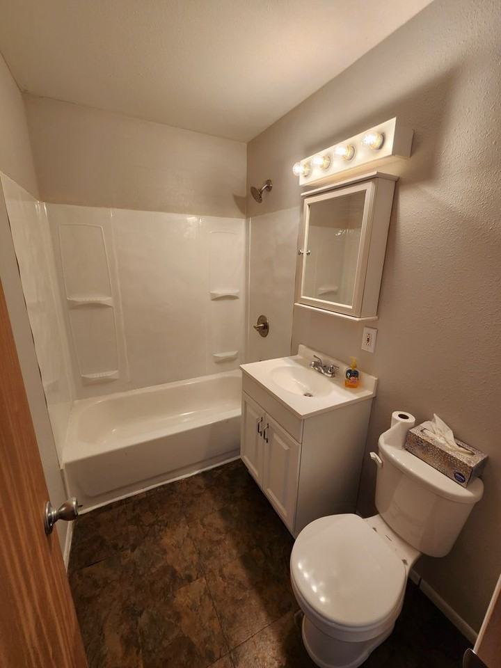 201 Sw Sanneman Dr - Photo 6 of 10