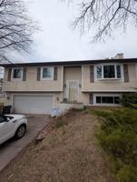 featured image of 2 Crossbridge Ct