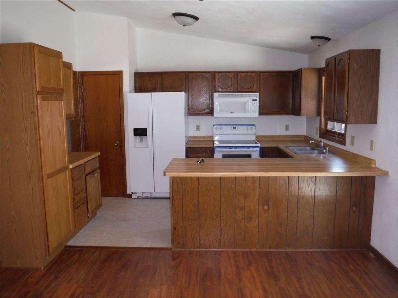 2 Crossbridge Ct - Photo 7 of 13