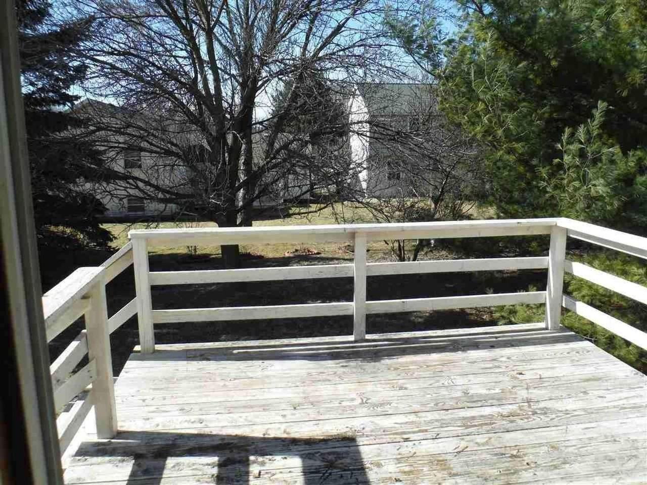2 Crossbridge Ct - Photo 3 of 12
