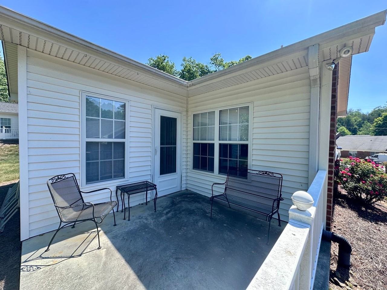 212 Old Brickyard Cir - Photo 4 of 38