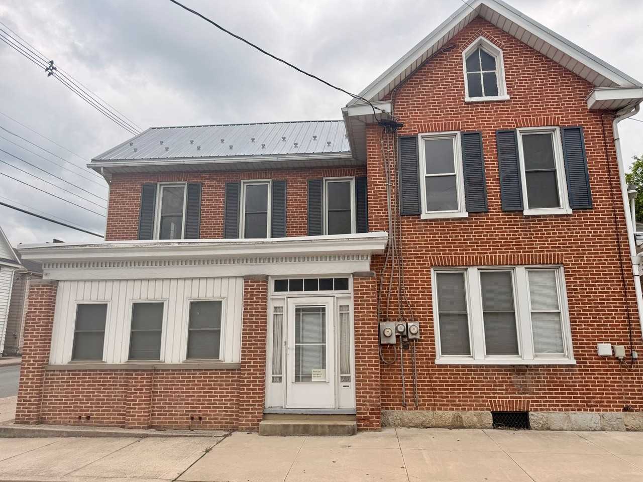 301 Lincoln Way W