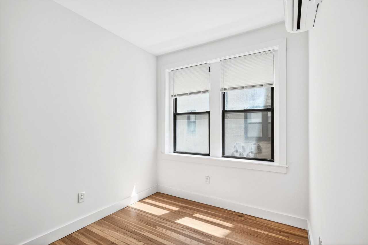 20 Elko St - Photo 7 of 9