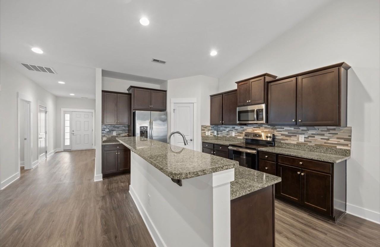 1619 Riverwalk Dr - Photo 2 of 14