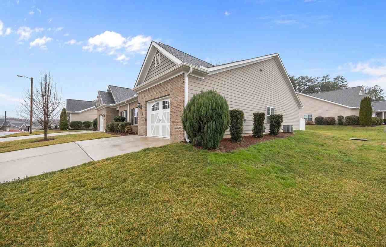 1619 Riverwalk Dr - Photo 5 of 14