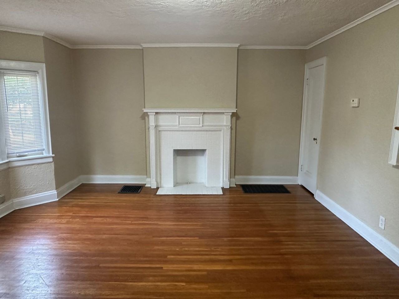 2192 Coventry Rd - Photo 4 of 36