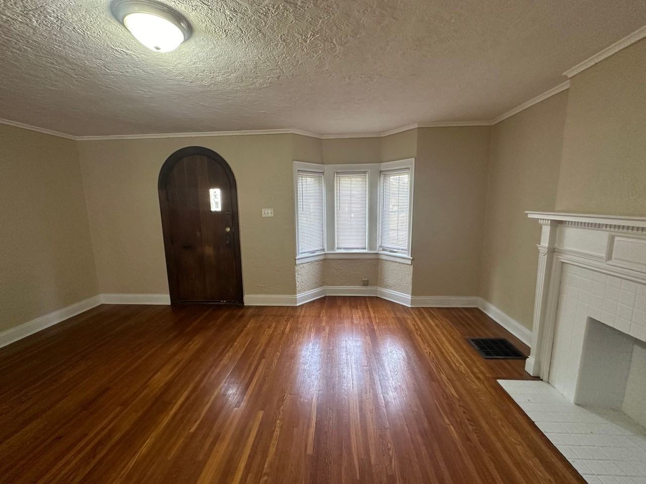 2192 Coventry Rd - Photo 6 of 36