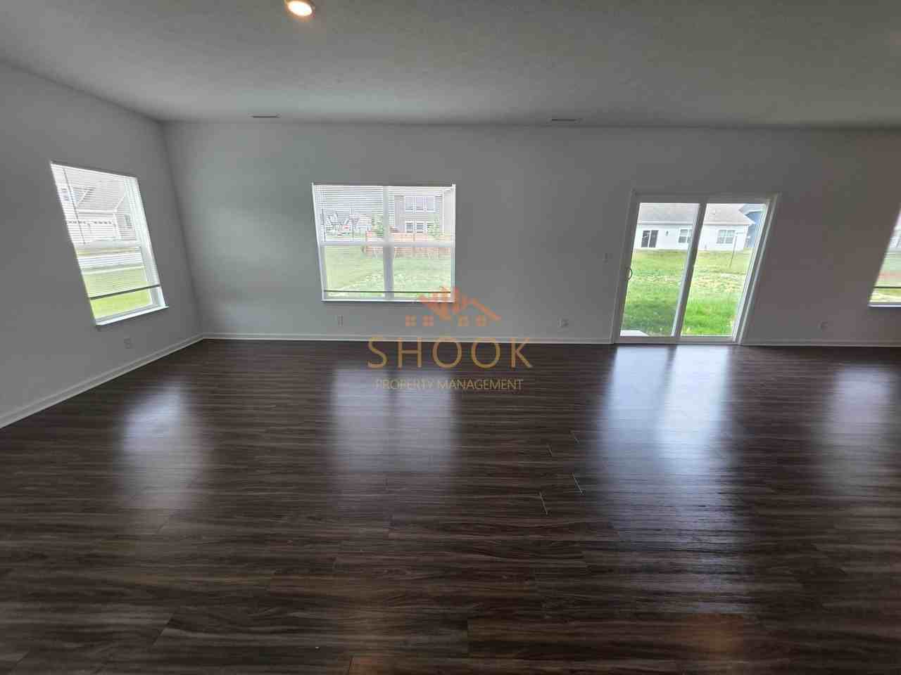 6272 Spirea Ct - Photo 5 of 28