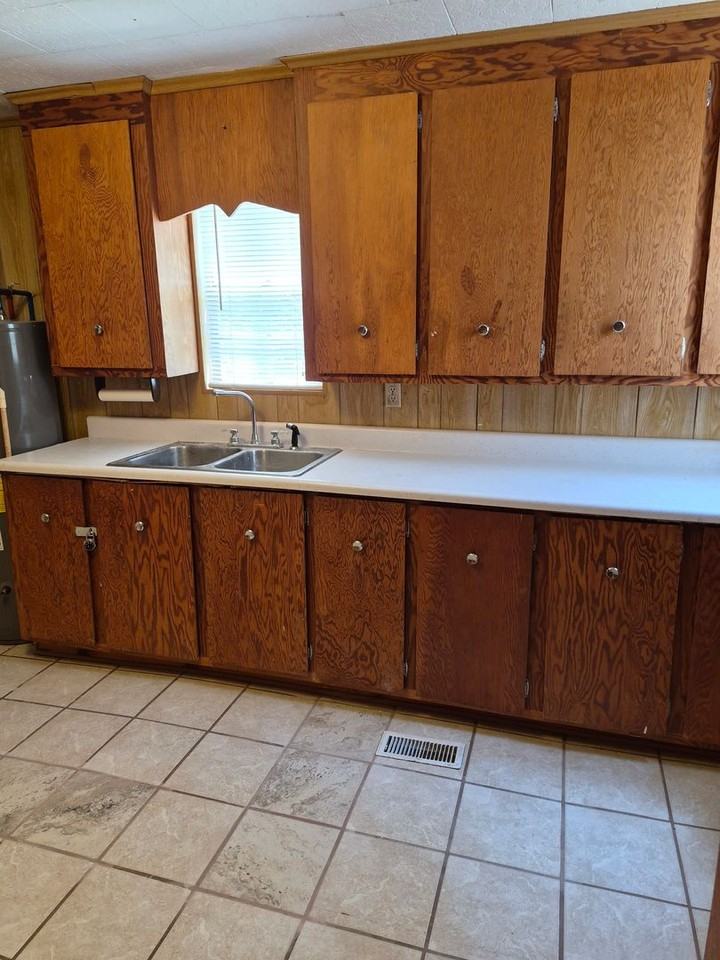 607 Pinetree Rd - Photo 5 of 13