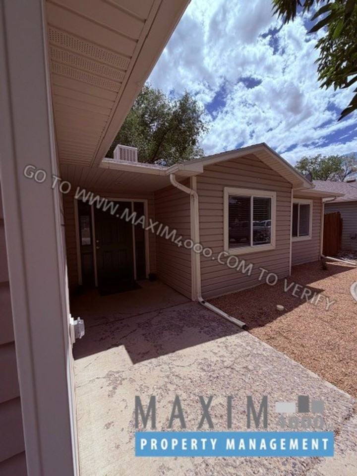 255 Sargent Cir - Photo 2 of 18