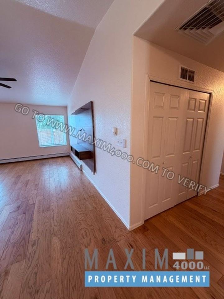 255 Sargent Cir - Photo 3 of 18