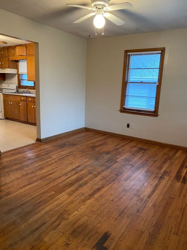 10606 E Kentucky Ave - Photo 3 of 17