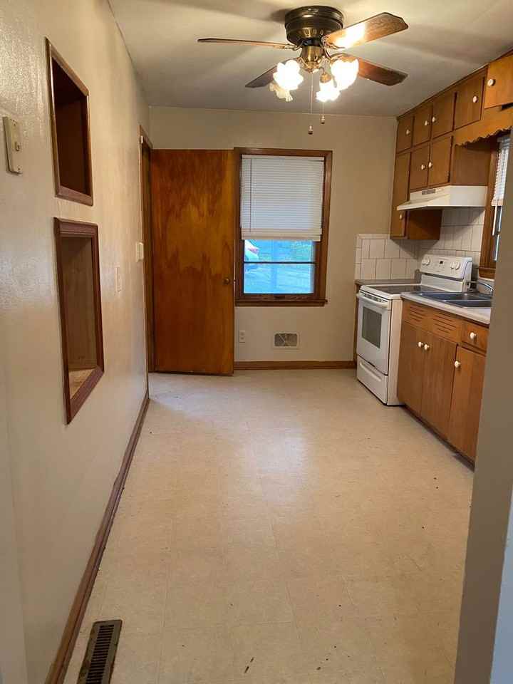 10606 E Kentucky Ave - Photo 4 of 17