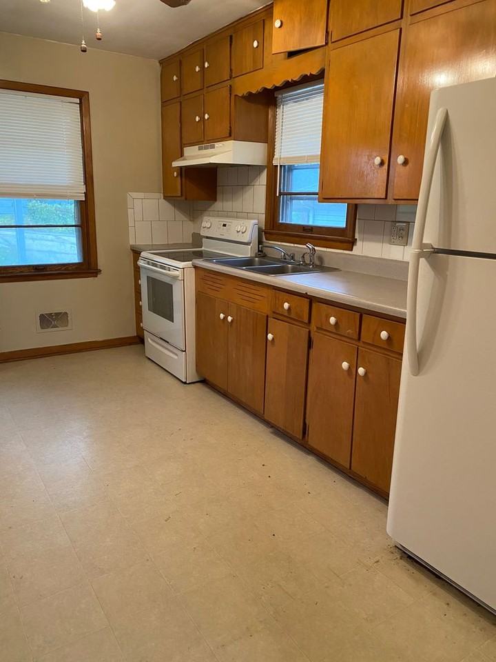 10606 E Kentucky Ave - Photo 5 of 17
