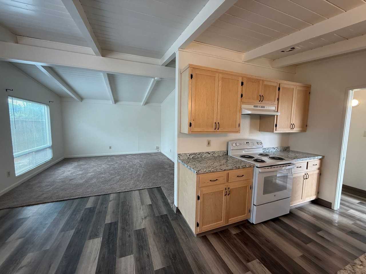 1615 Kentucky St - Photo 4 of 17