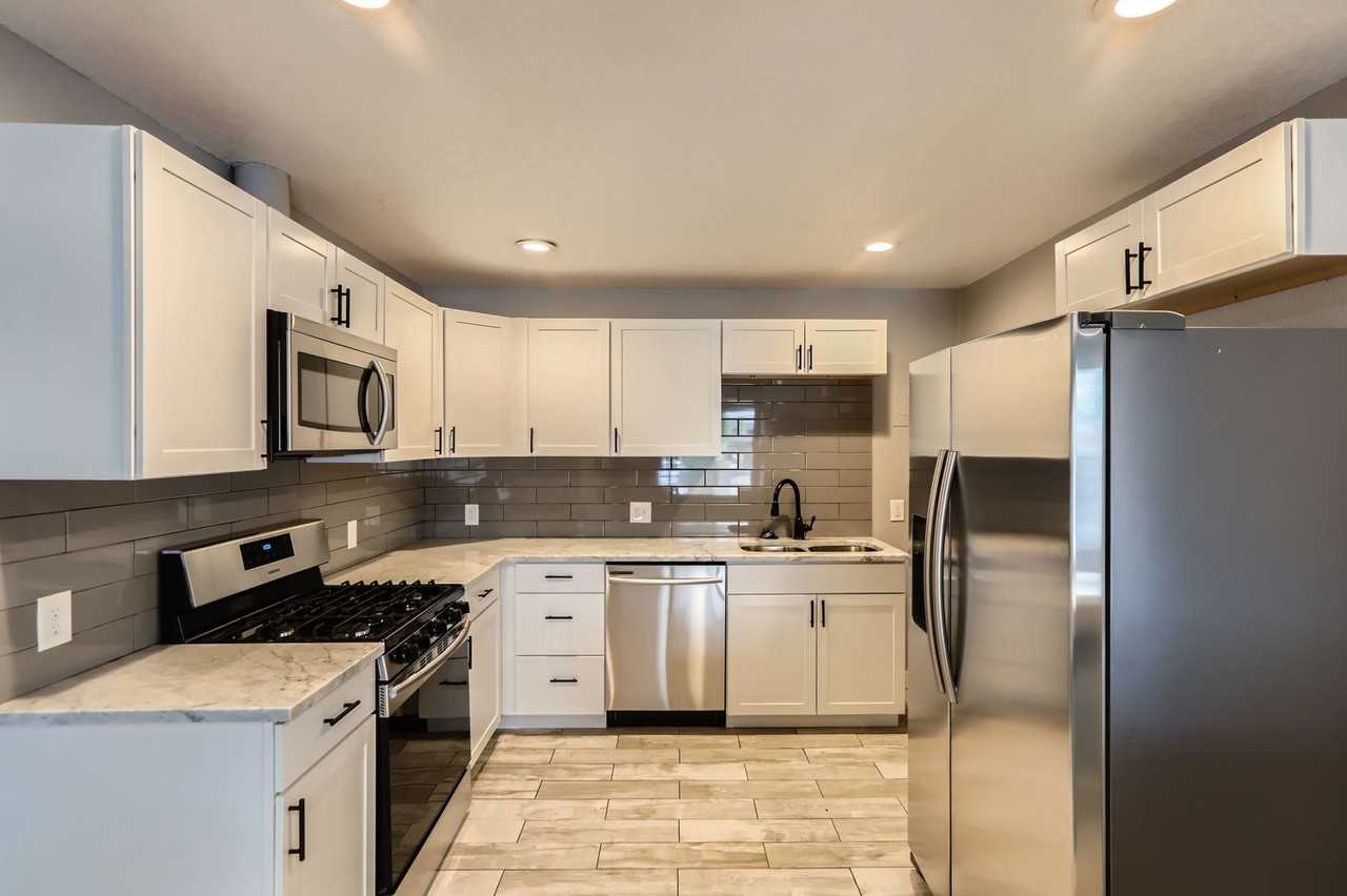 1314 S Meade St - Photo 4 of 10