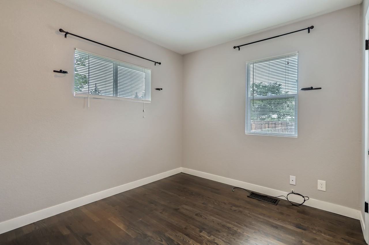 1314 S Meade St - Photo 6 of 10