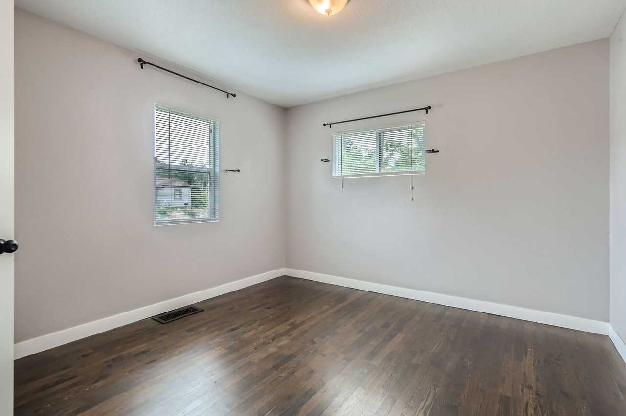 1314 S Meade St - Photo 7 of 10