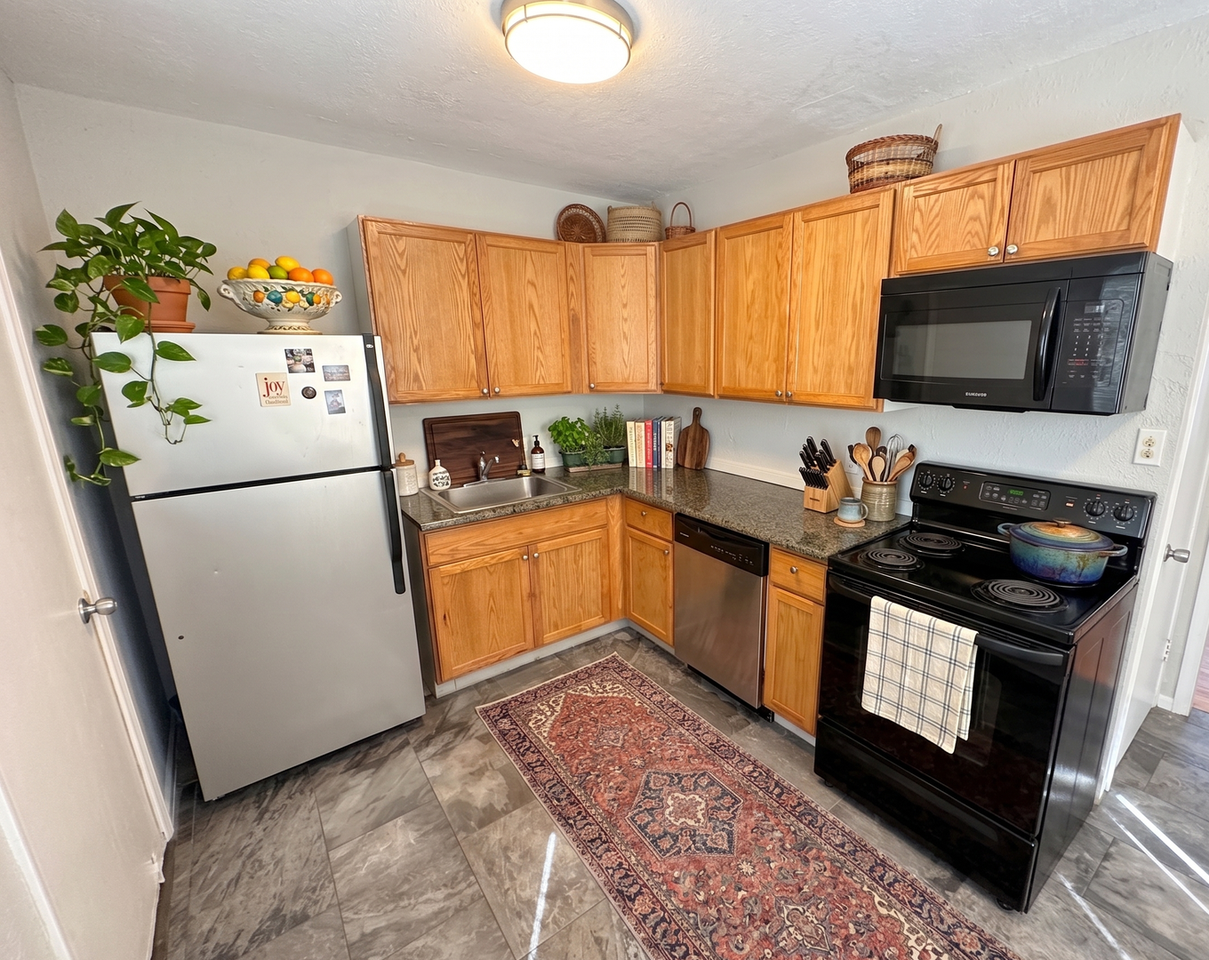 6024 Tracy Ave - Photo 3 of 14