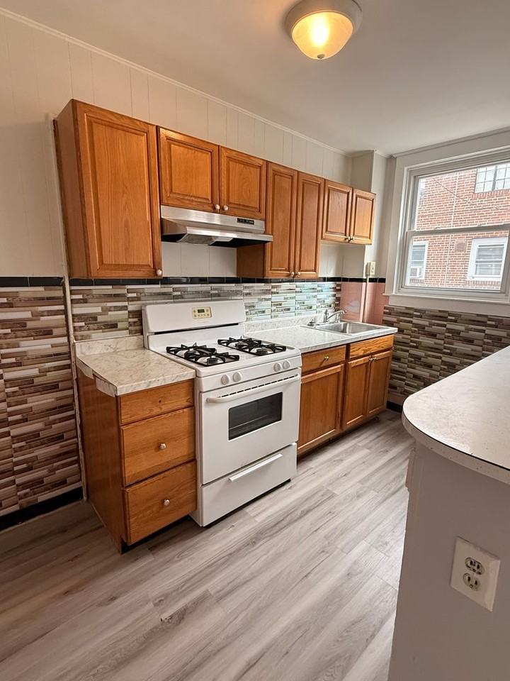 1431 Lardner St - Photo 5 of 25