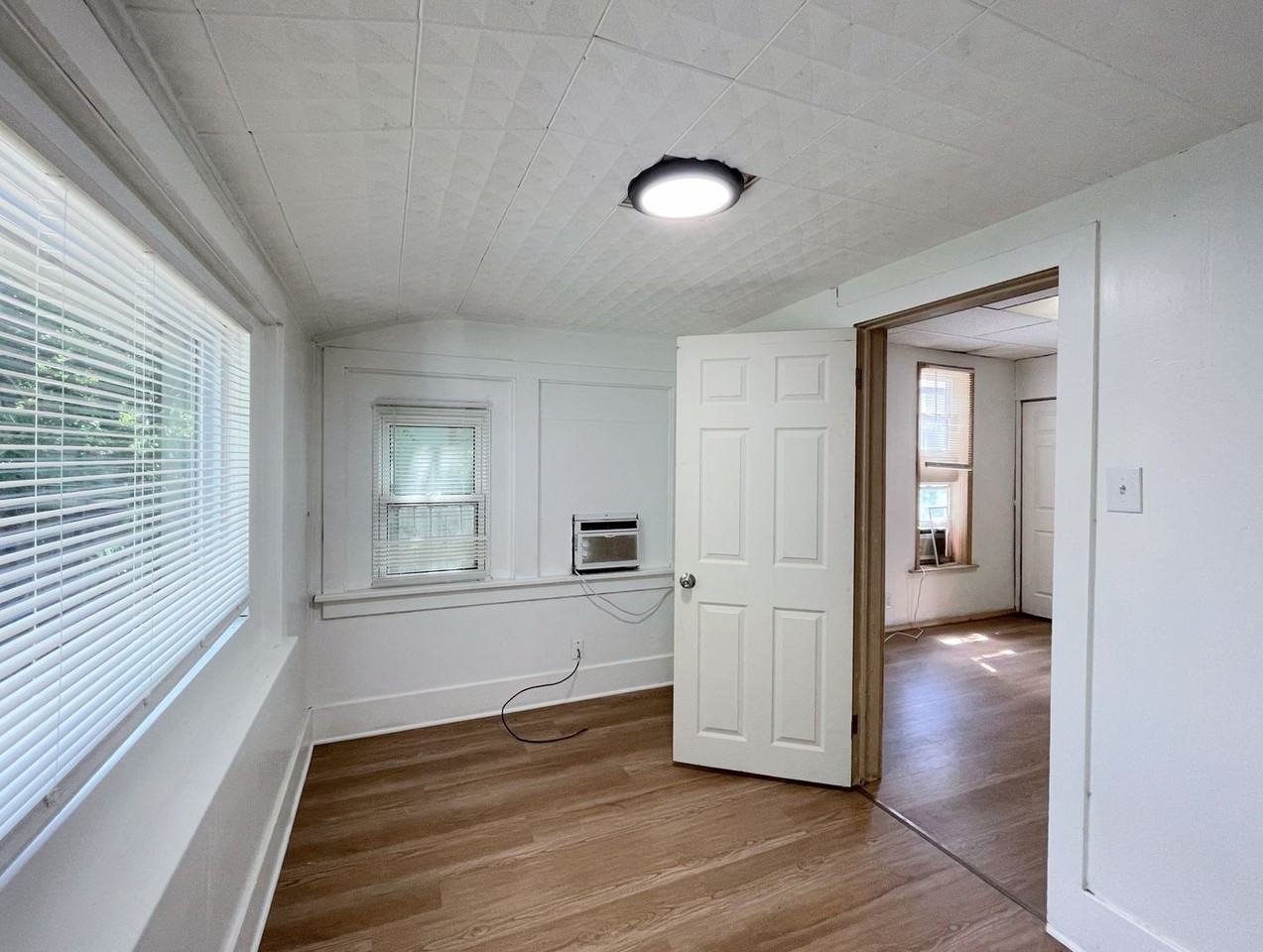 102 E 9th Ave - Photo 5 of 15