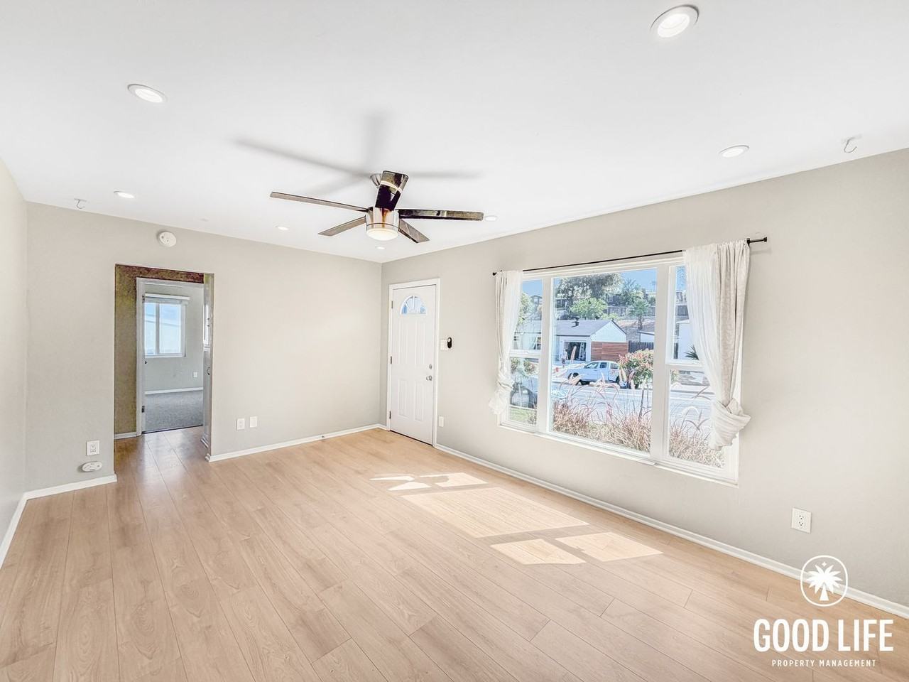 4034 Aragon Dr - Photo 3 of 16