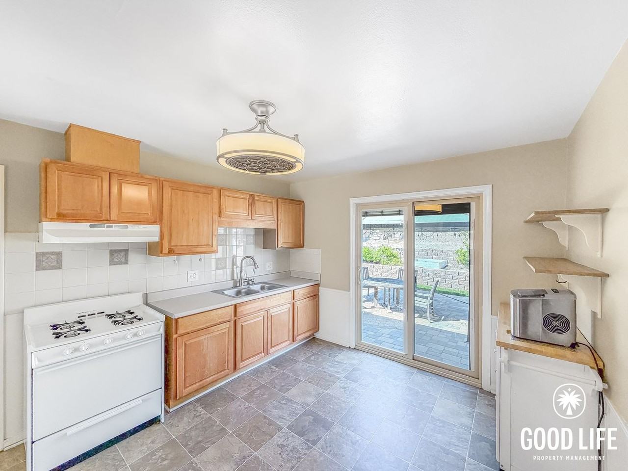 4034 Aragon Dr - Photo 4 of 16