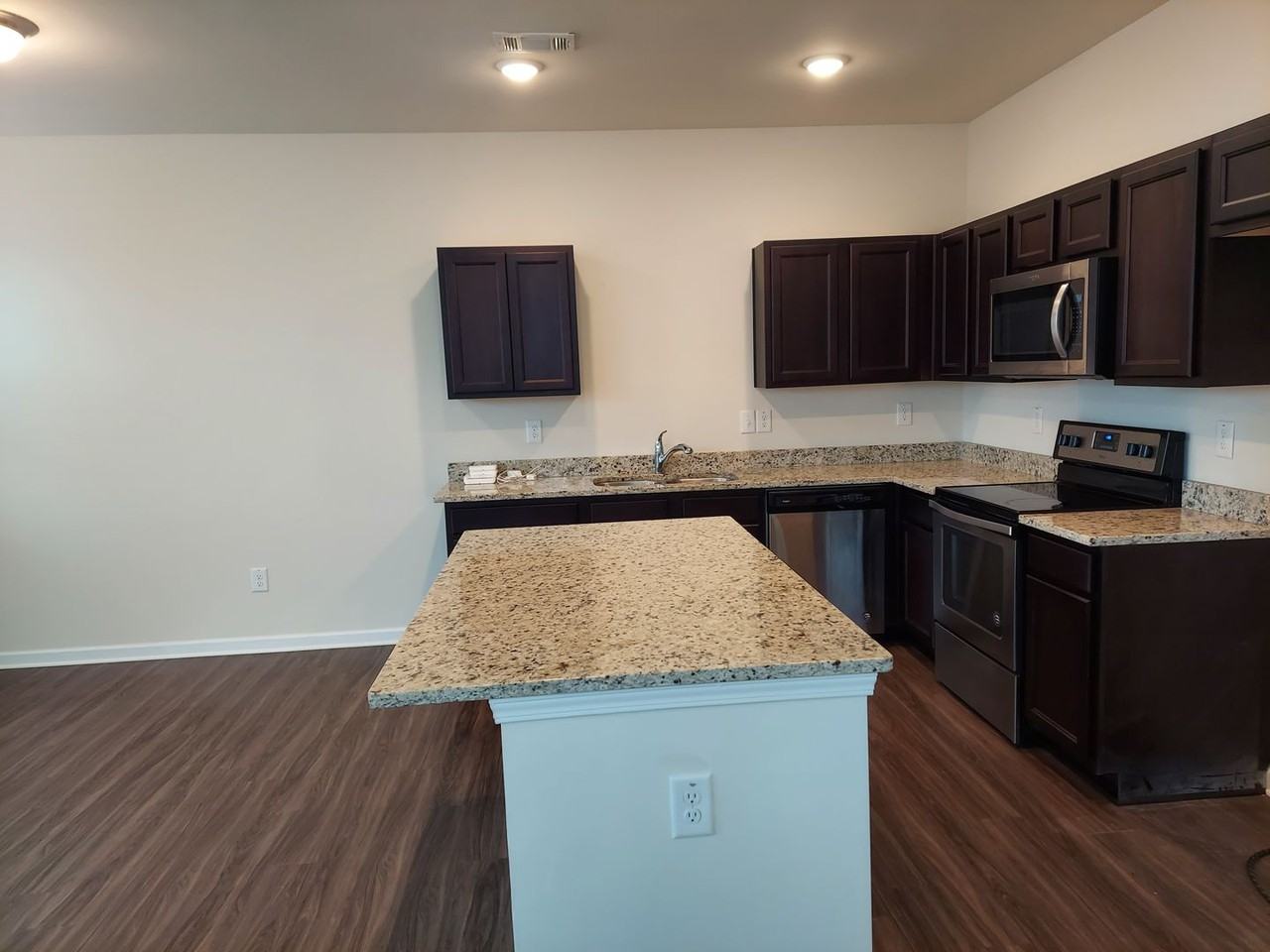 6357 Mountain Home Way Se - Photo 2 of 17