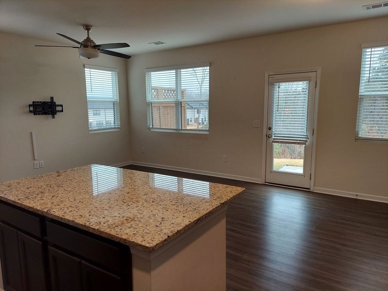 6357 Mountain Home Way Se - Photo 4 of 17