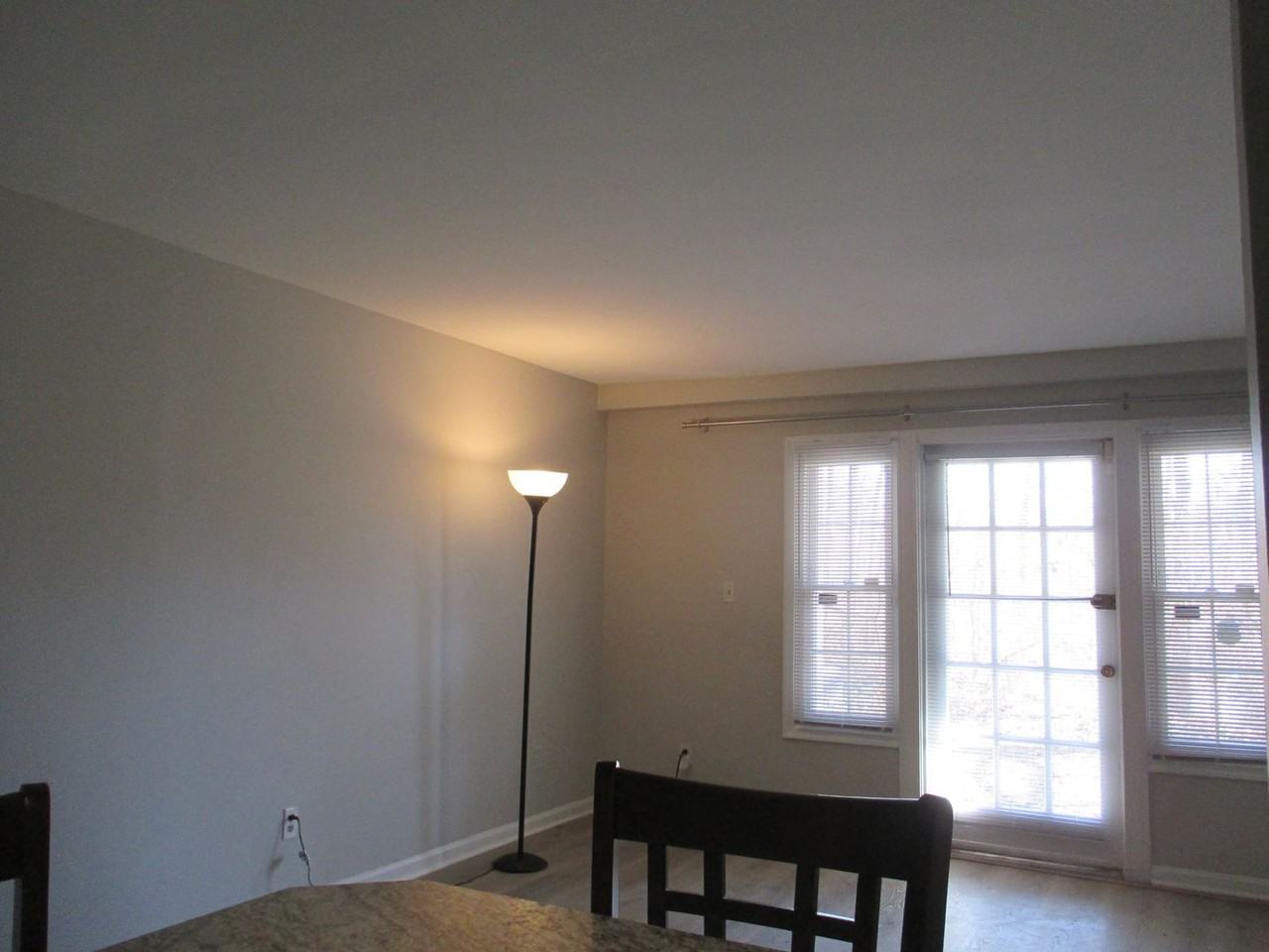 5903 Kingsford Rd Apt L - Photo 3 of 11