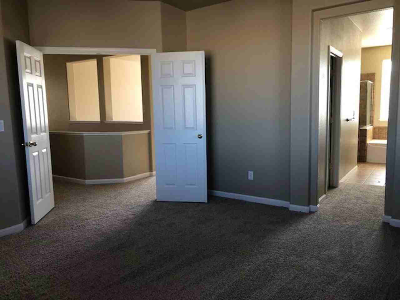 2379 Dodge Dr - Photo 5 of 9