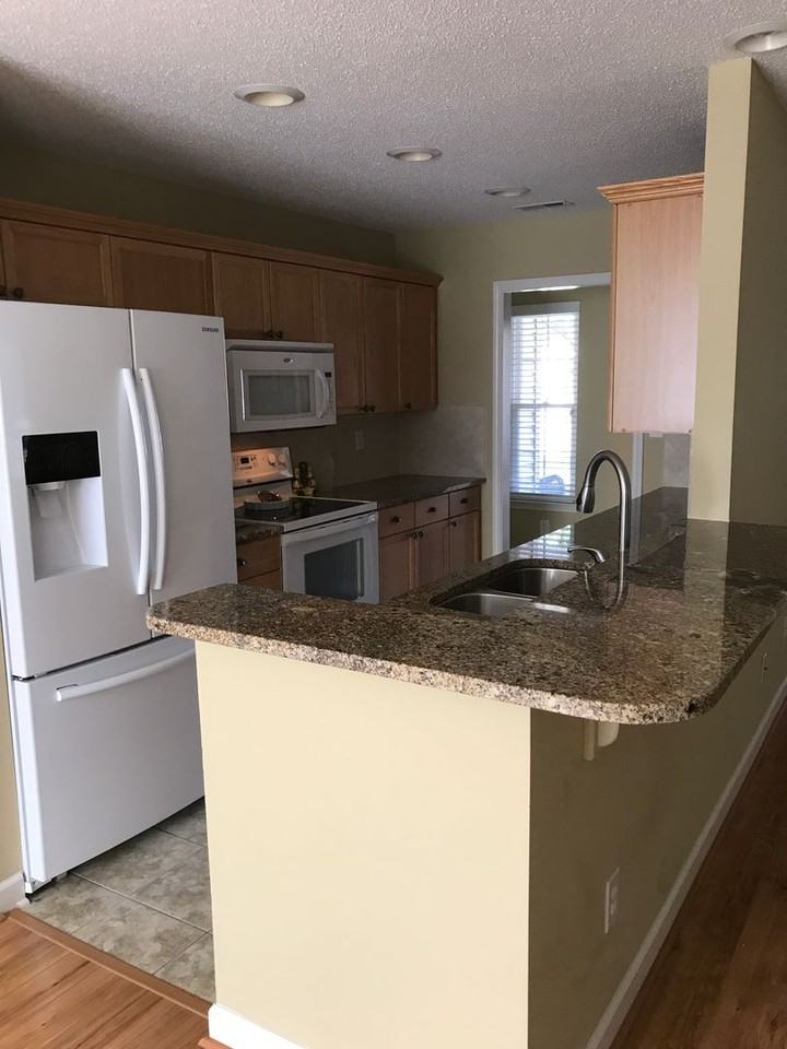125 Keswick Ln - Photo 2 of 13