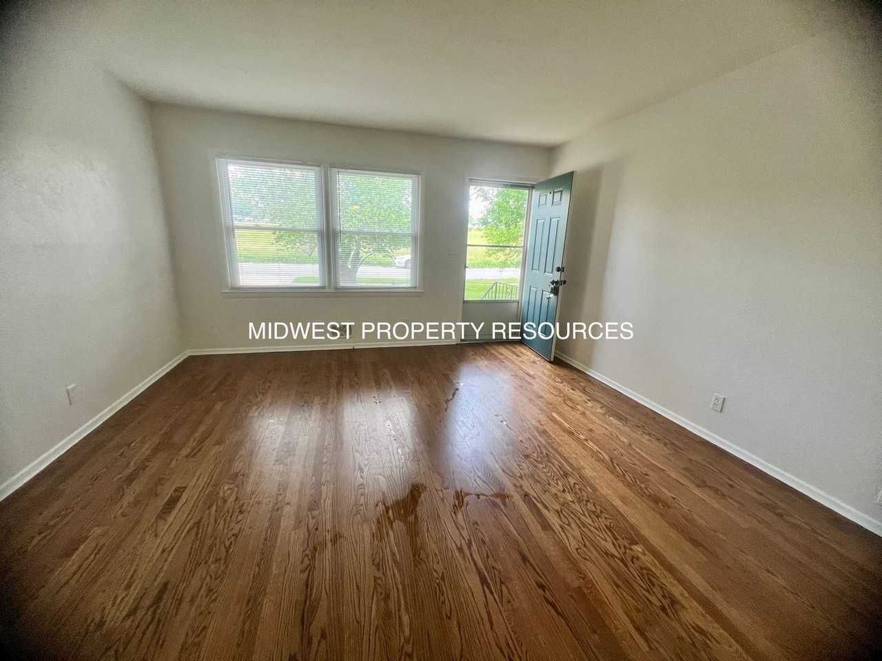 10607 E 78th Ter - Photo 4 of 13