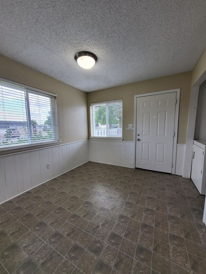 1626 Glenn Bo Dr - Photo 2 of 19