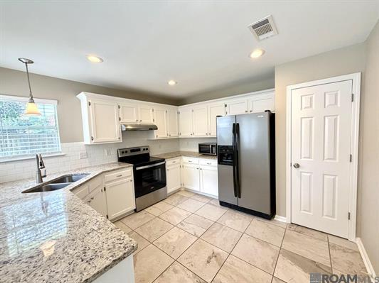 4126 Stumberg Ln - Photo 2 of 23