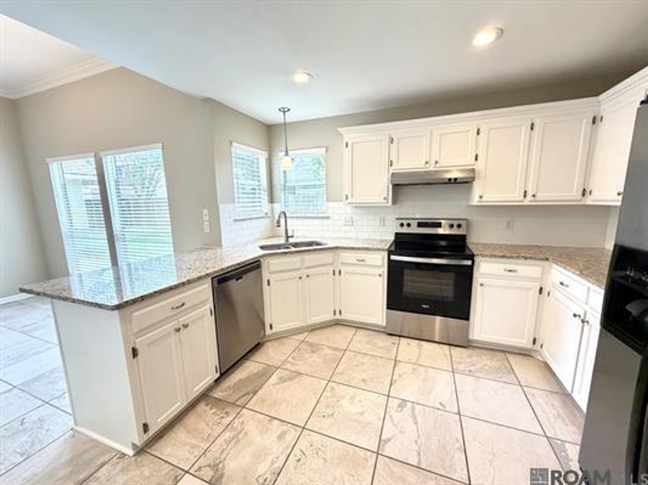 4126 Stumberg Ln - Photo 4 of 23