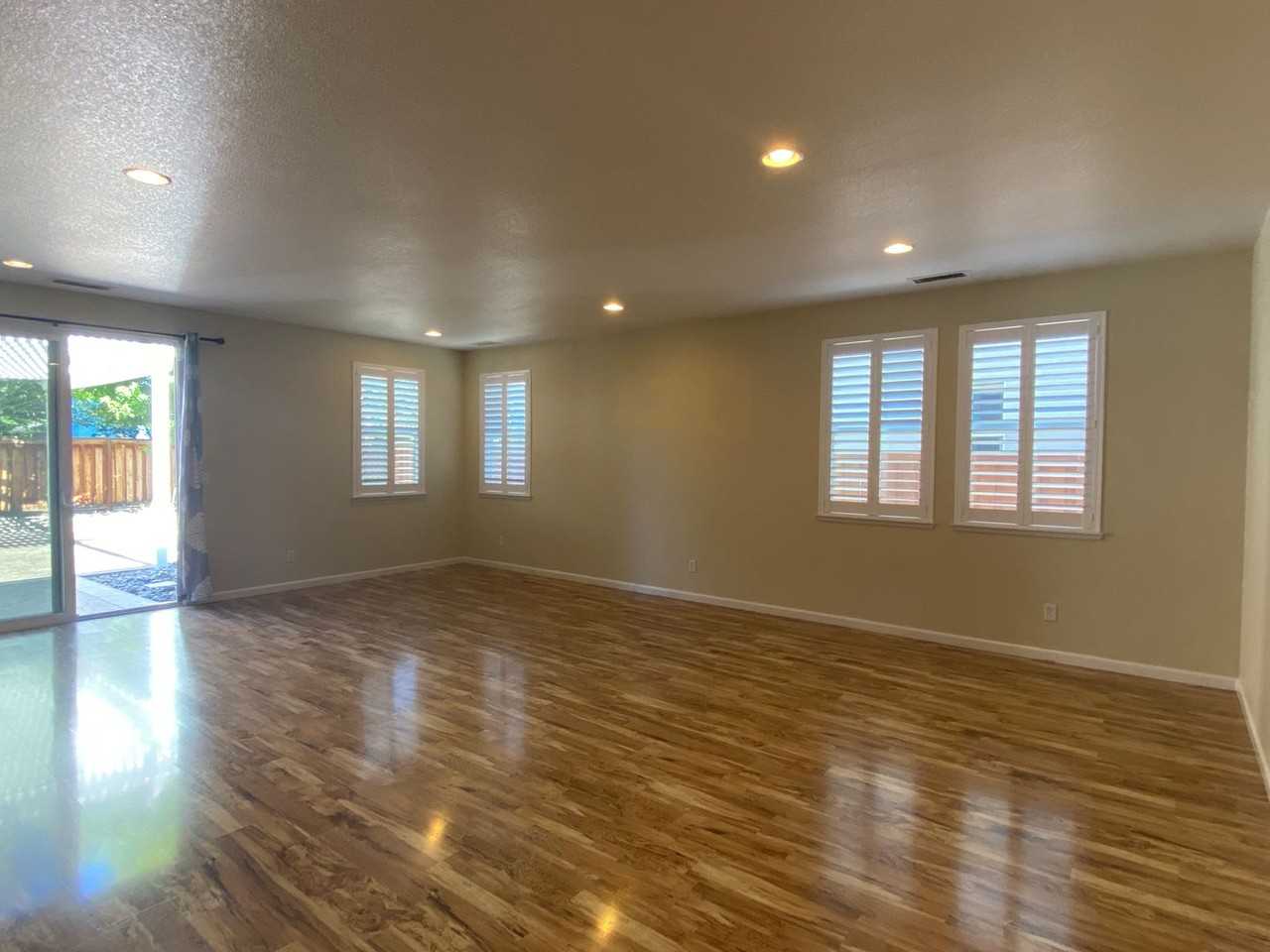 11170 Messina Way - Photo 3 of 12