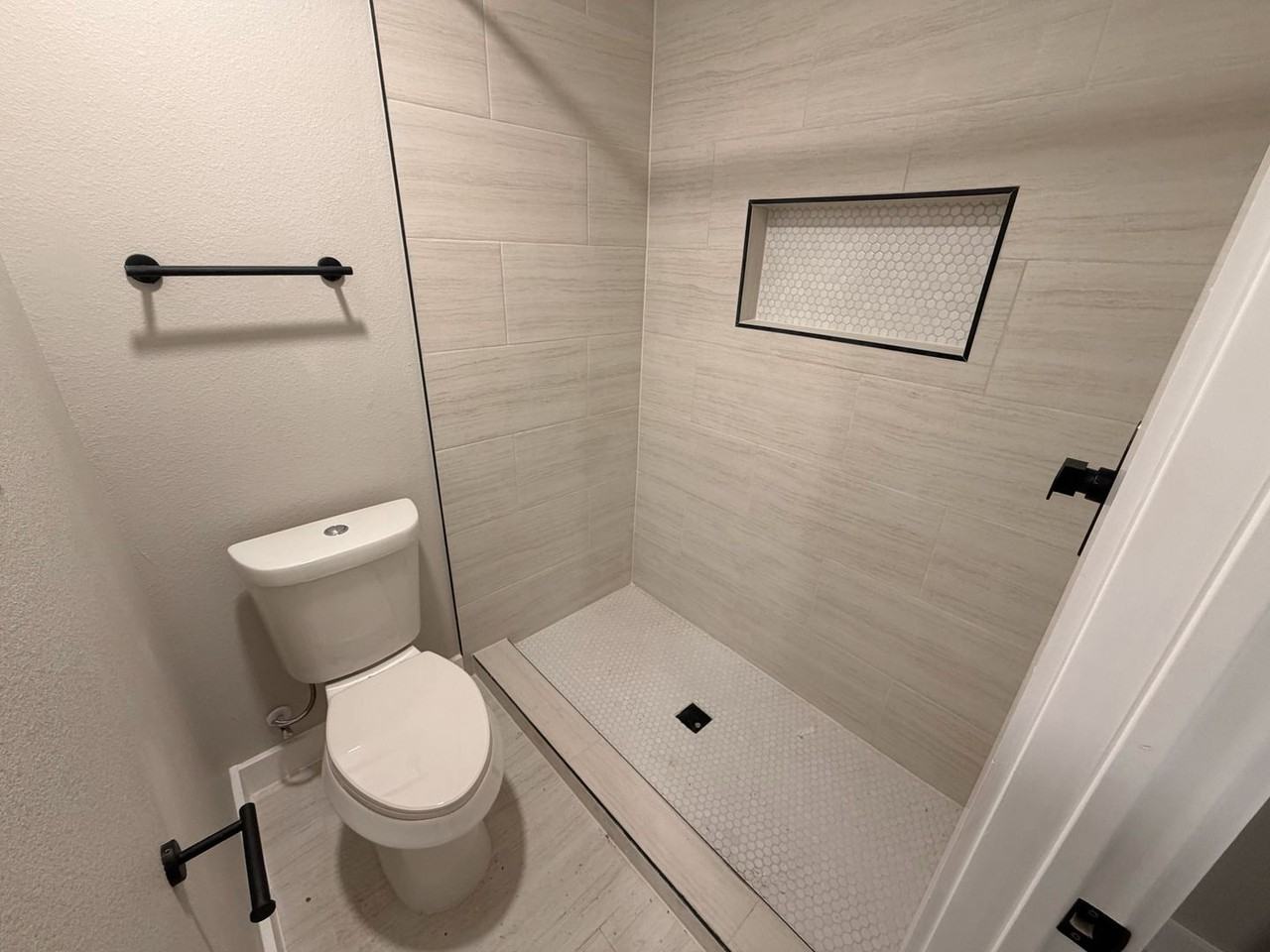16603 Sentinel Dr - Photo 5 of 9