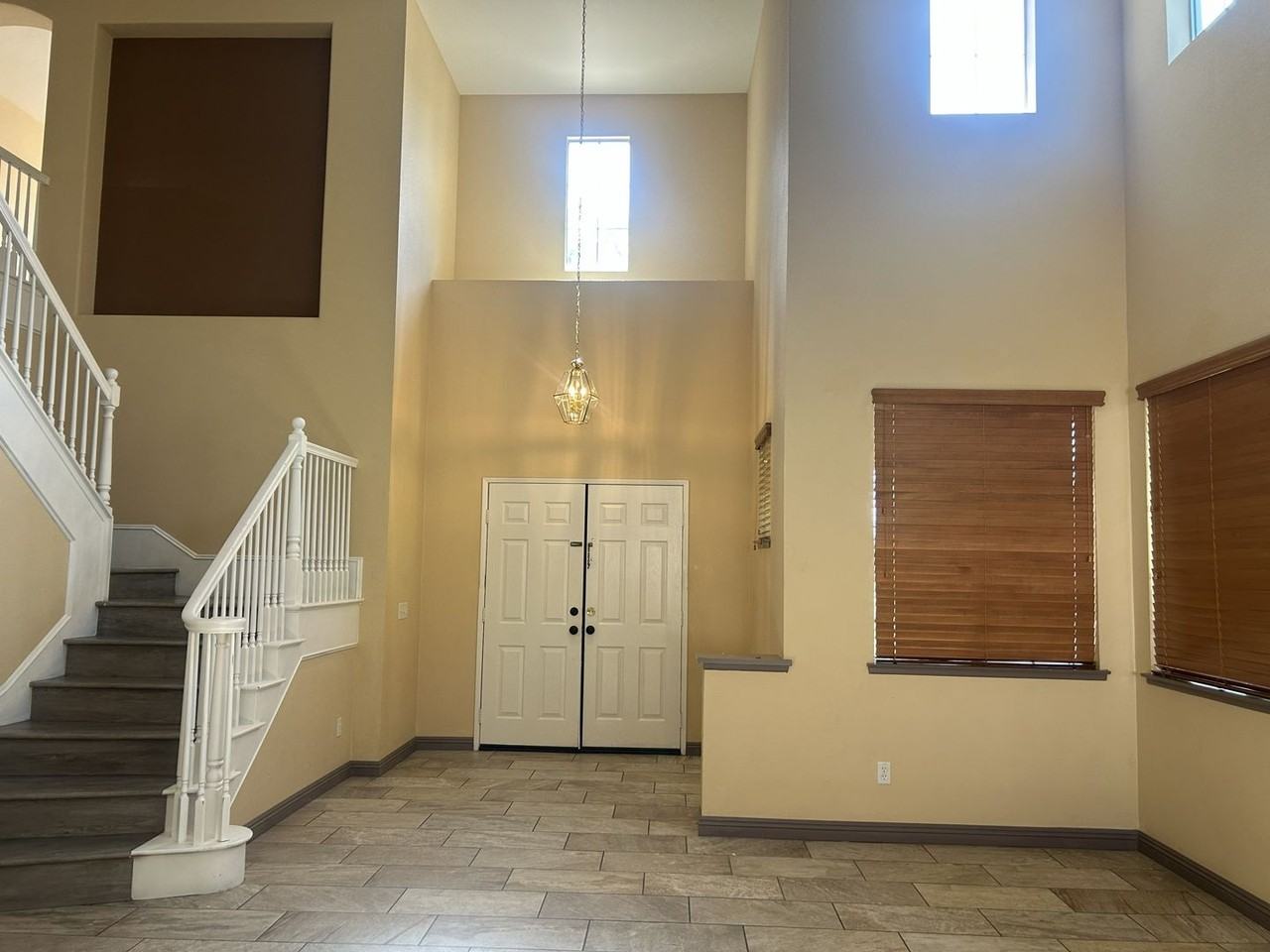 37978 Spur Dr - Photo 3 of 49