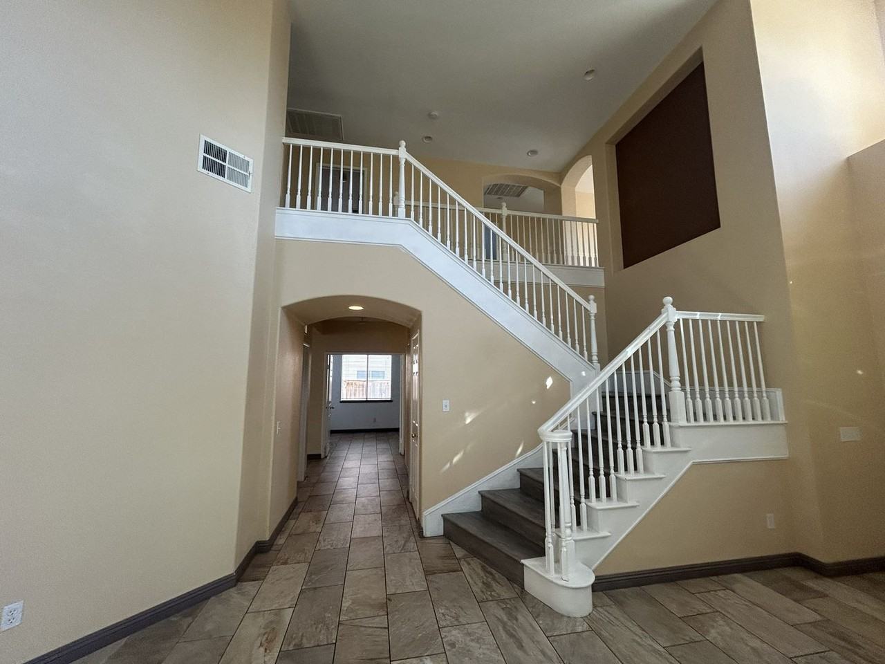 37978 Spur Dr - Photo 4 of 49