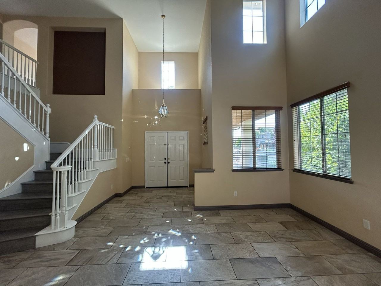 37978 Spur Dr - Photo 6 of 49