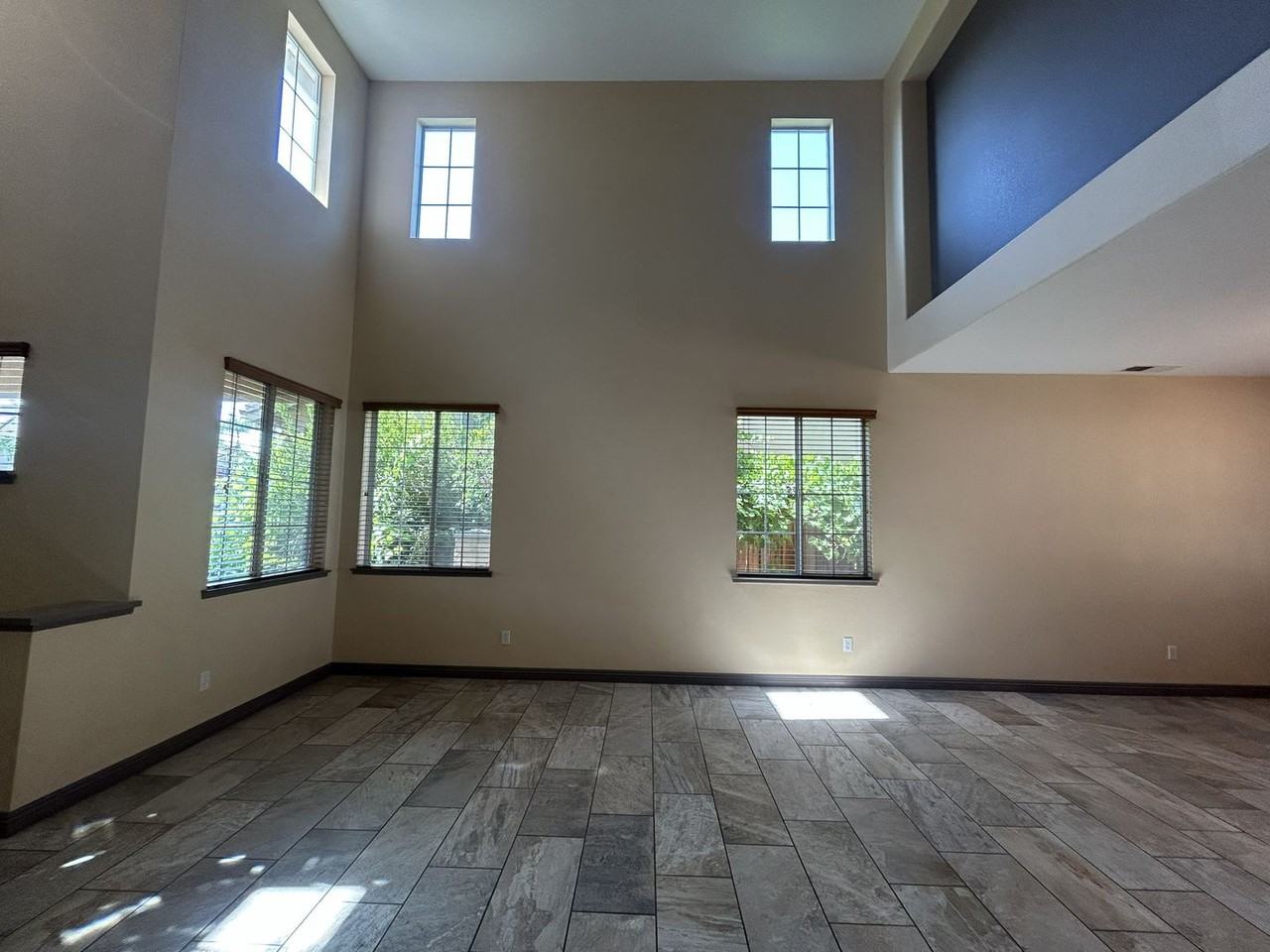 37978 Spur Dr - Photo 7 of 49