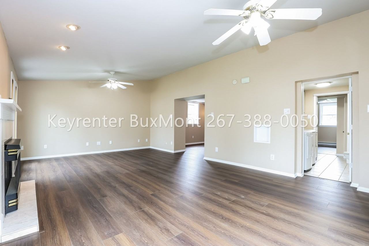 1041 Fitch Rd - Photo 4 of 20