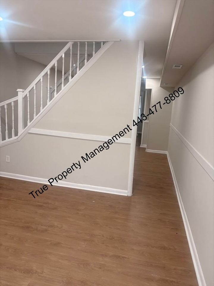 305 S Calhoun St - Photo 3 of 14
