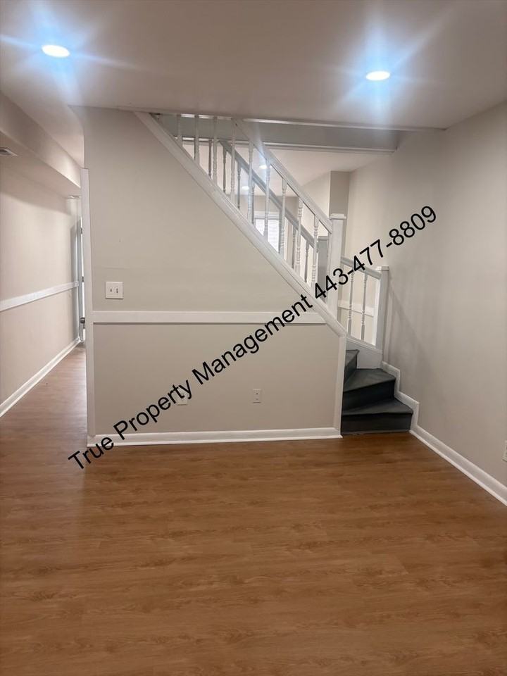 305 S Calhoun St - Photo 5 of 14