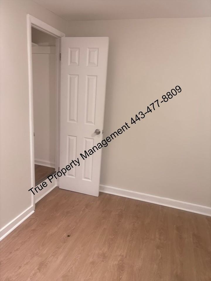 305 S Calhoun St - Photo 7 of 14